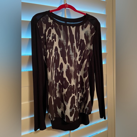 Top - Picture 2 of 2